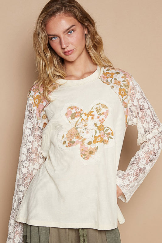 Top-Flower Patch Lace Sleeve Knit-Cream